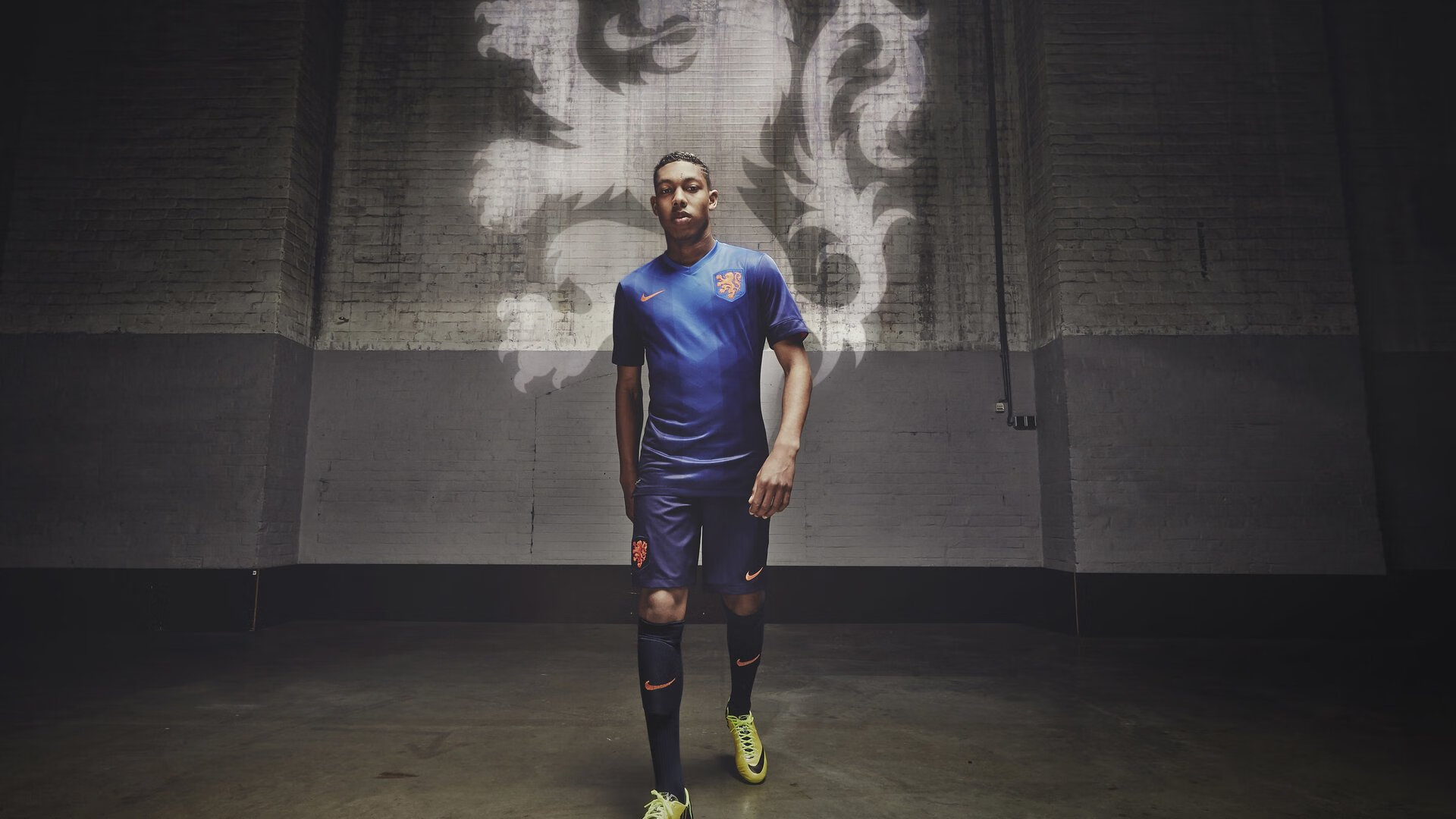 九游用户空间-边路组合配合成功率是否决定进攻侧重选择，边路进攻的特点