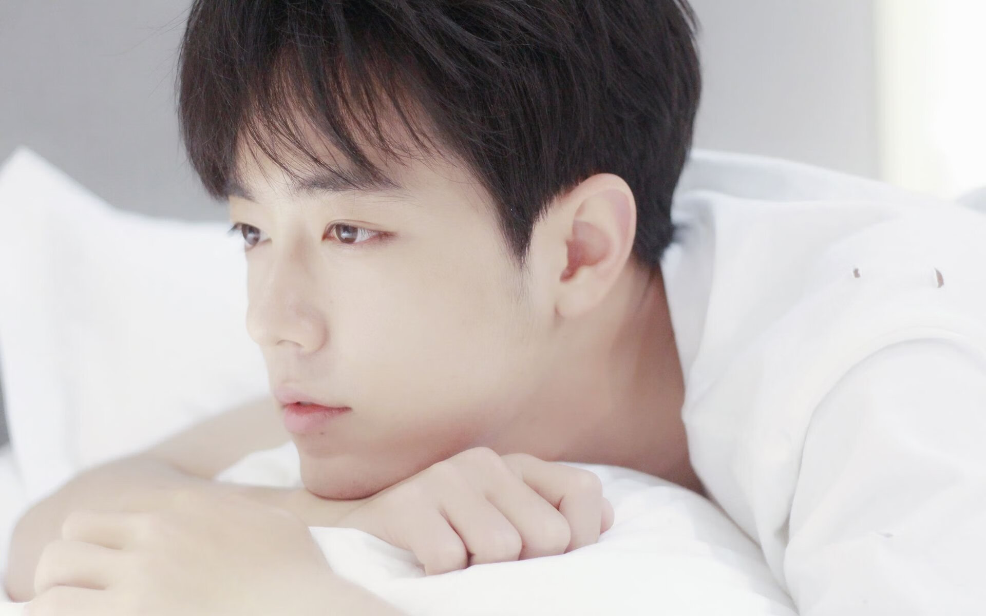 万乐天女子50米仰泳决赛表现稳健，万乐天获女子50米仰泳季军